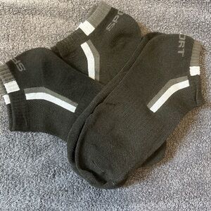 Youth Lot Of 3 Pair Socks Size 6-11 Sporty Black and Gray Socks